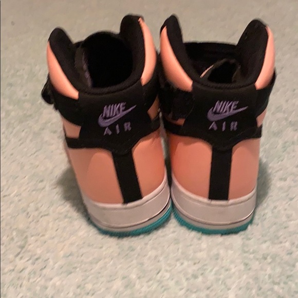 Nike’s - Picture 3 of 5